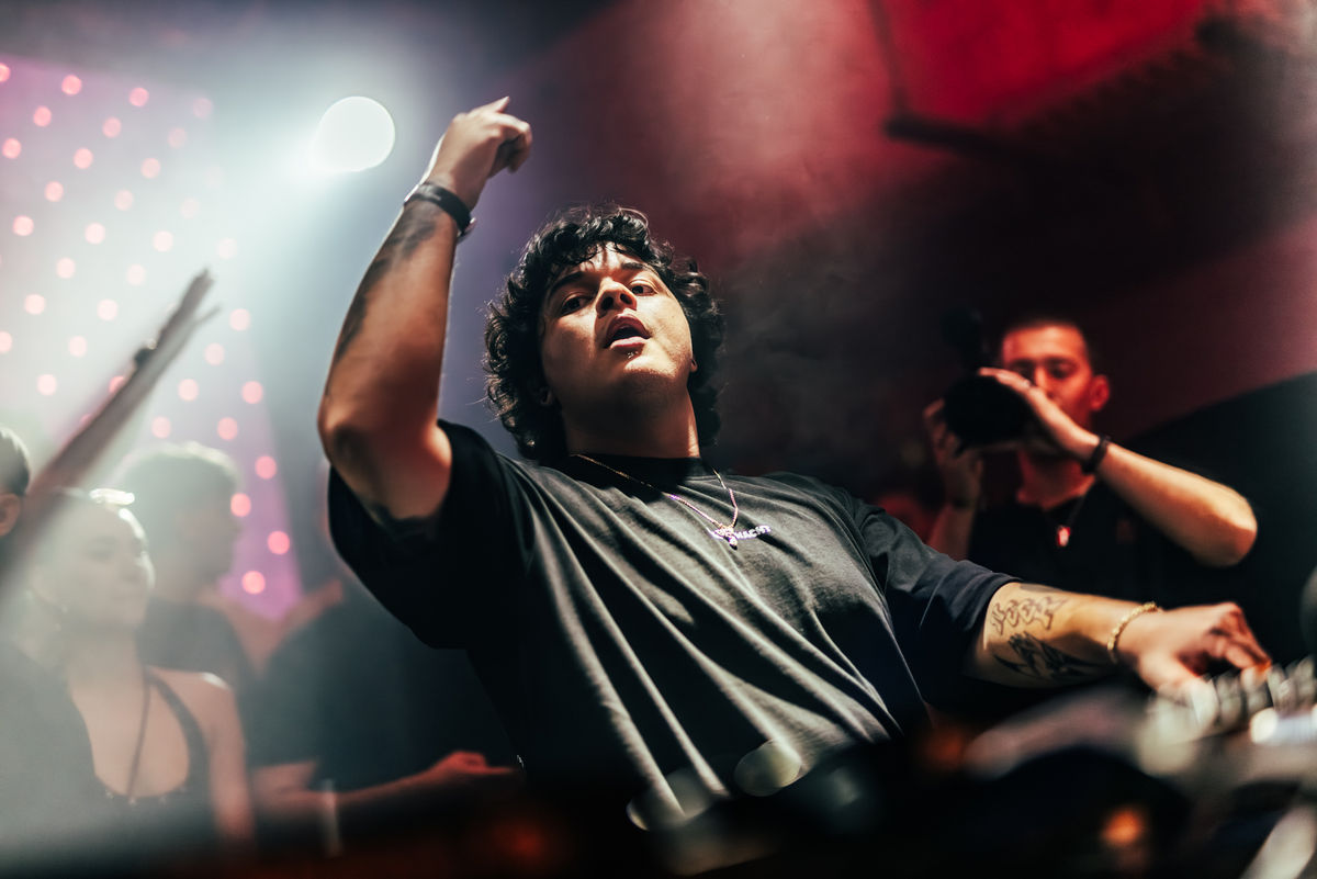 Loading... just a sec